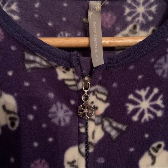 Denver Hayes Polar Bear 🐻❄️ onesie size small - Picture 3 of 9